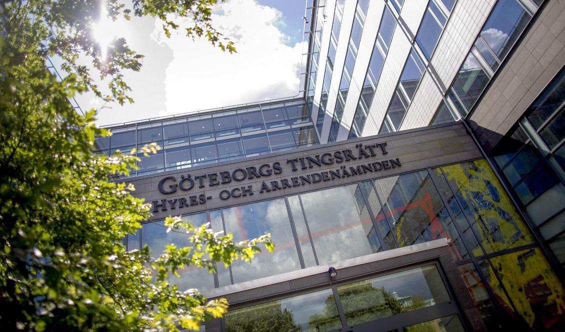Pappan, mamman och en tredje anhörig till en 19-årig kvinna döms av Göteborgs tingsrätt till mellan 14 och 18 månaders fängelse för hedersrelaterad brottslighet. Foto: Björn Larsson Rosvall/TT-arkivbild