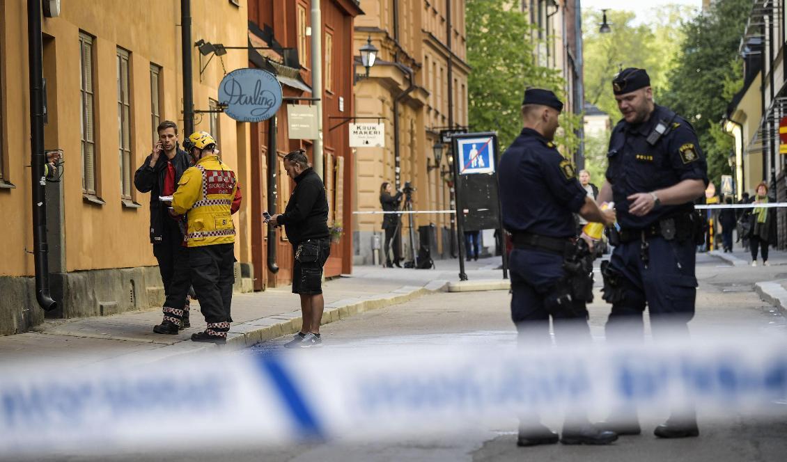 
Flera boende i huset spontanevakuerade när branden bröt ut. Foto: Janerik Henriksson/TT                                                