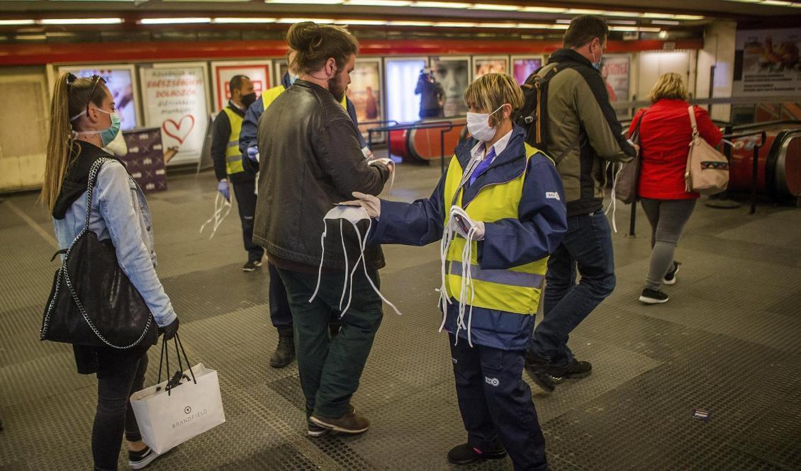 På måndag lättas på virusrestriktionerna i den ungerska huvudstaden Budapest. Foto: Zoltan Balogh/MTI/AP/TT-arkivbild