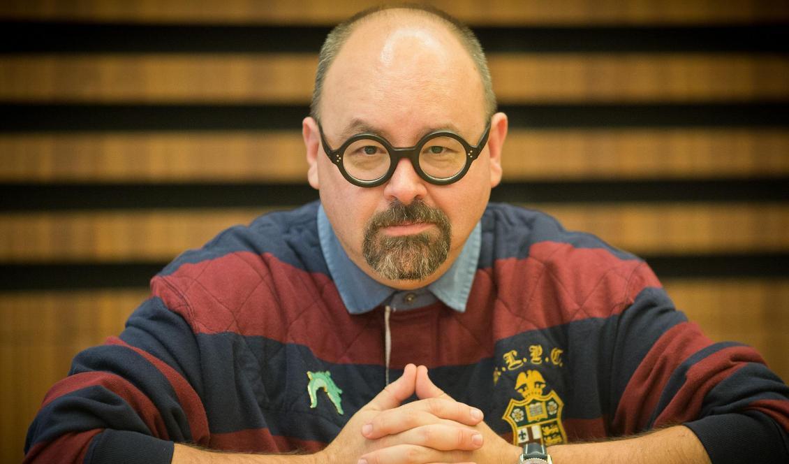Spanske författaren Carlos Ruiz Zafón vid ett besök i Berlin den 26 oktober 2012.  Foto: Michael Kappeler/DPA/AFP via Getty Images