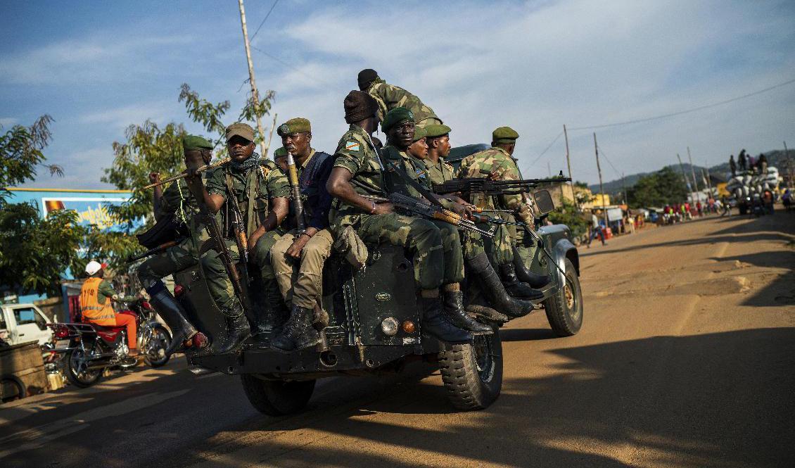 
Kongolesiska regeringssoldater patrullerar i Beni. Arkivbild. Foto: Jerome Delay/AP/TT                                            