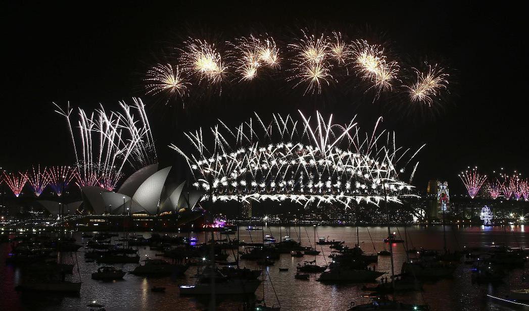 
Det blir fortfarande fyrverkerier i Sydney vid tolvslaget. Men det blir mindre än vanligt, och området kring vattnet är i princip avstängt för allmänheten. Arkivbild. Foto: Rob Griffith/AP/TT                                            