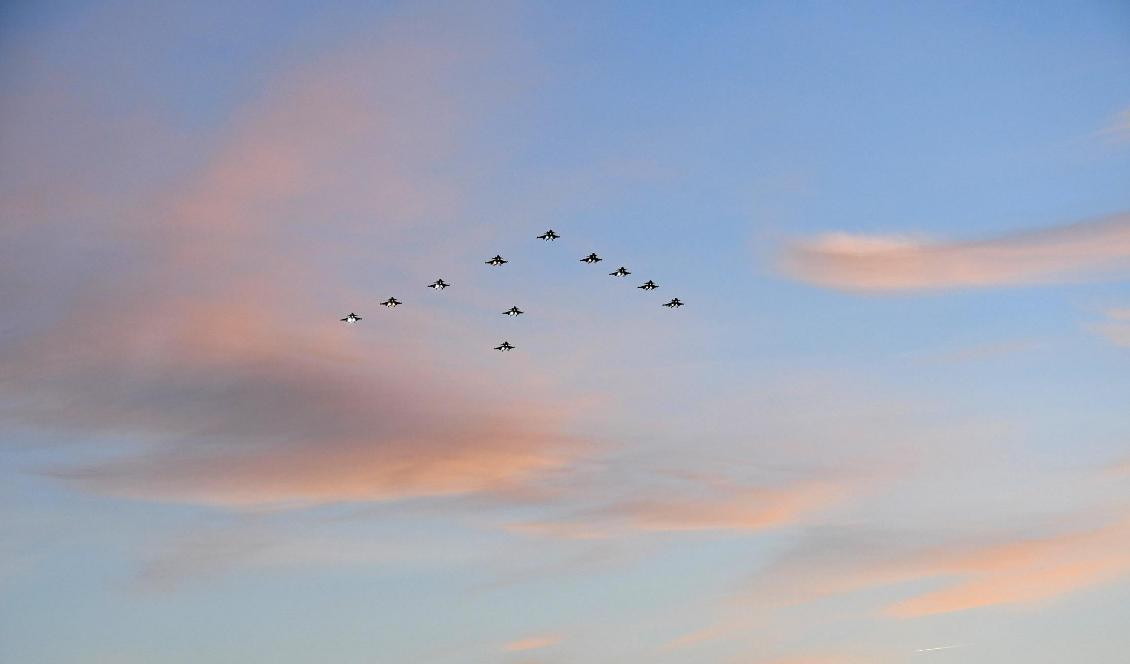 
Julgransflygning med Jas 39 Gripen över Blekinge Flygflottilj, F17, den 12 december 2016. Foto: Helene Nyberg/Försvarsmakten                                            