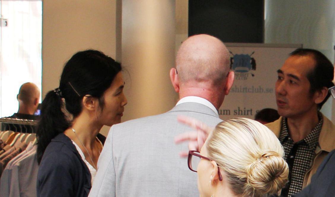 


Li Zhihui (hö) vid ett nätverksforum anordnat av den kinesiska utgåvan av Epoch Times, DaJiYuan, i Stockholm 2014. Foto: Privat                                                                                                                                    