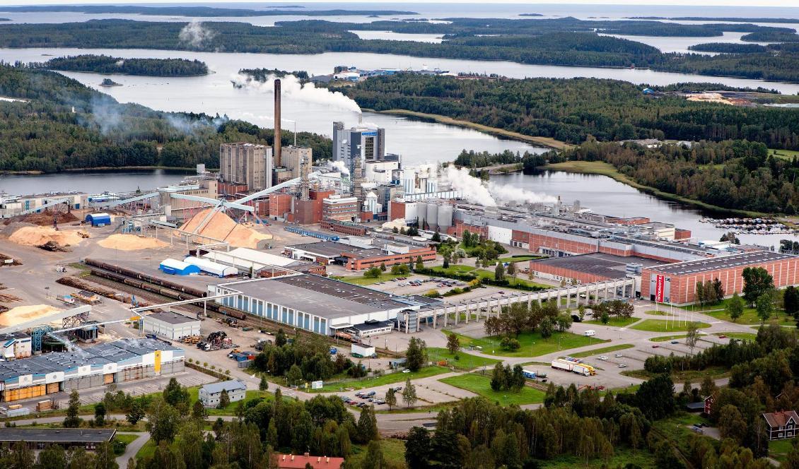 Holmen tvingas stänga ned två av sina pappersbruk till följ av höga elpriser. Foto: Rolf Andersson/Holmen