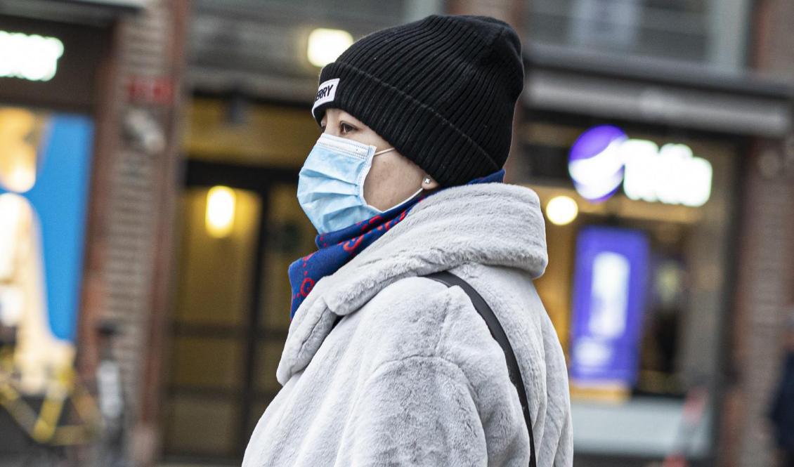 
Västtrafiks resenärer rekommenderas nu att använda munskydd under dygnets alla timmar. Foto: Epoch Times                                            