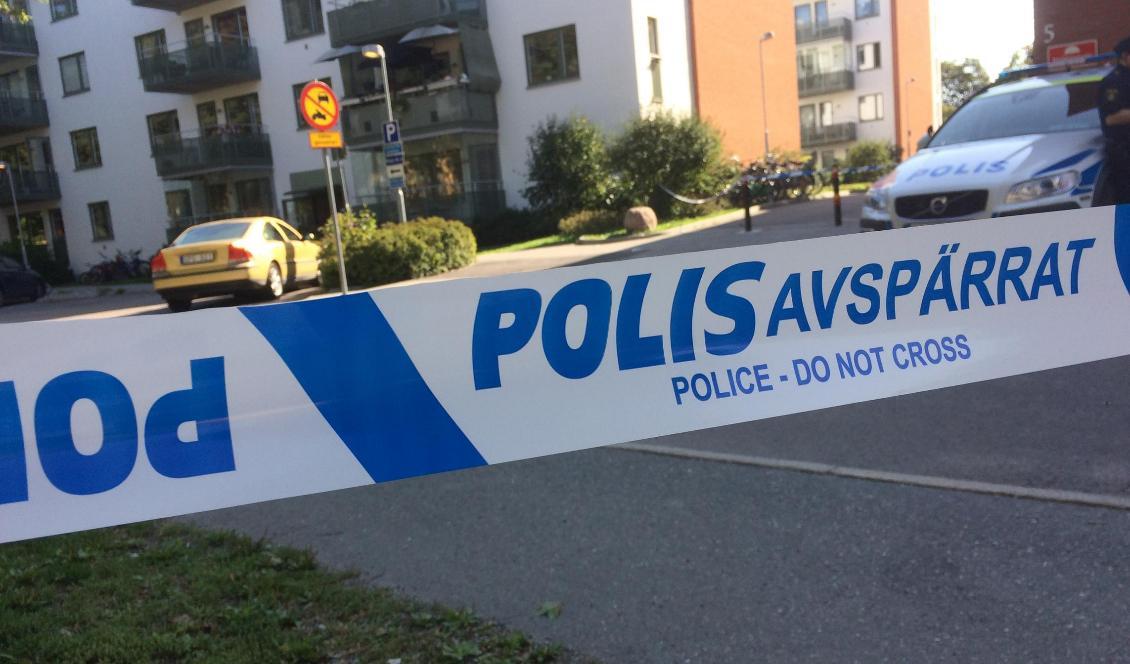 
En man hittades skadad i Tensta på måndagsmorgonen, men avled senare av sina skador. Polisen misstänker mord. Foto: Epoch Times. Arkivbild.                                            