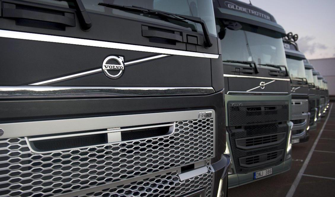 AB Volvo tvingas stoppa tillverkningen under flera veckor på grund av brist på halvledare. Arkivbild. Foto: BJÖRN LARSSON ROSVALL / TT