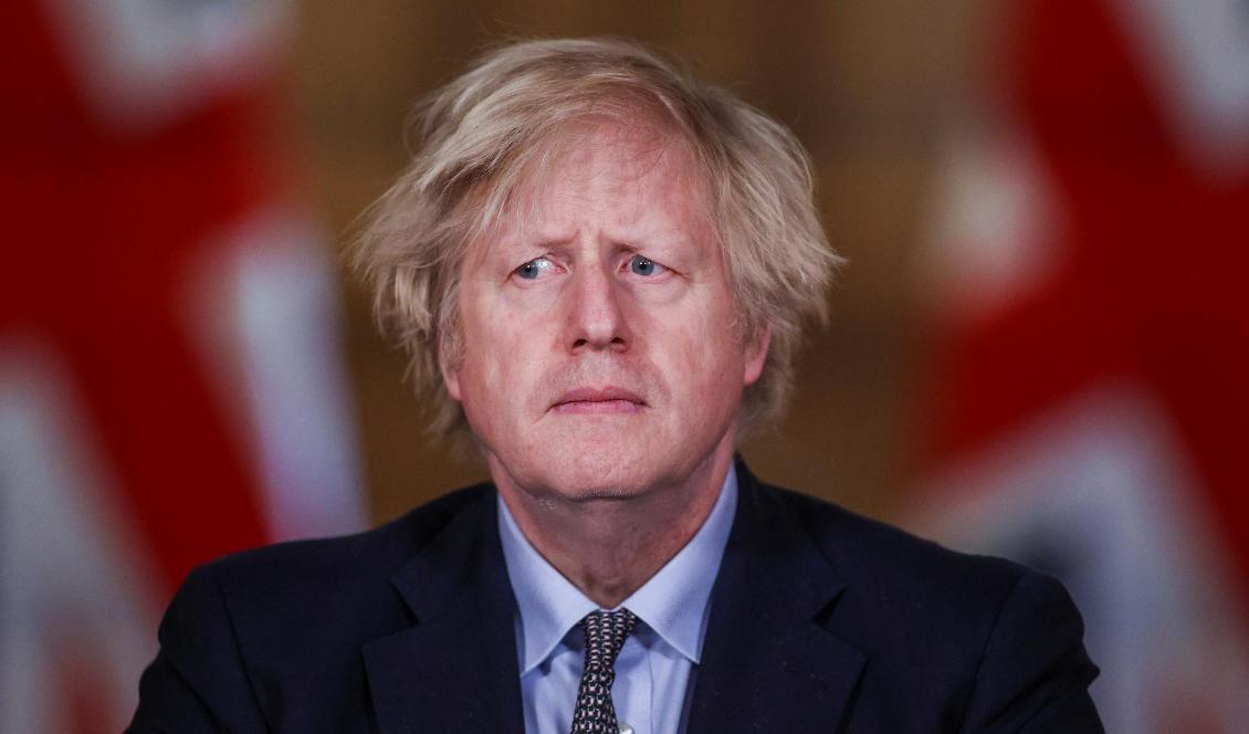 
Storbritanniens premiärminister Boris Johnson talar vid en presskonferens i 10 Downing Street i London den 23 mars 2021. Foto: Hannah McKay – WPA Pool/Getty Images                                            