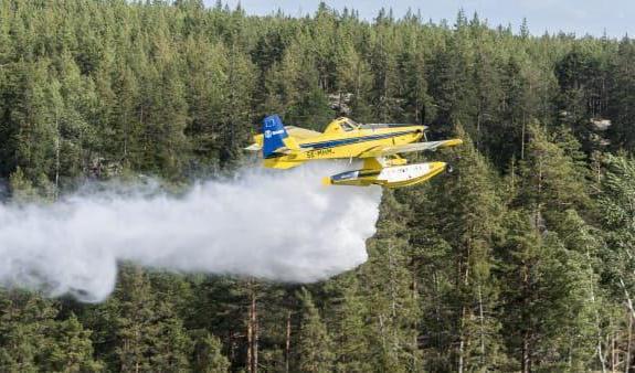 Nu ställs de mindre skopande flygplanen i beredskap. Pressbild. Foto: Jörgen Ericsson/SAAB/TT