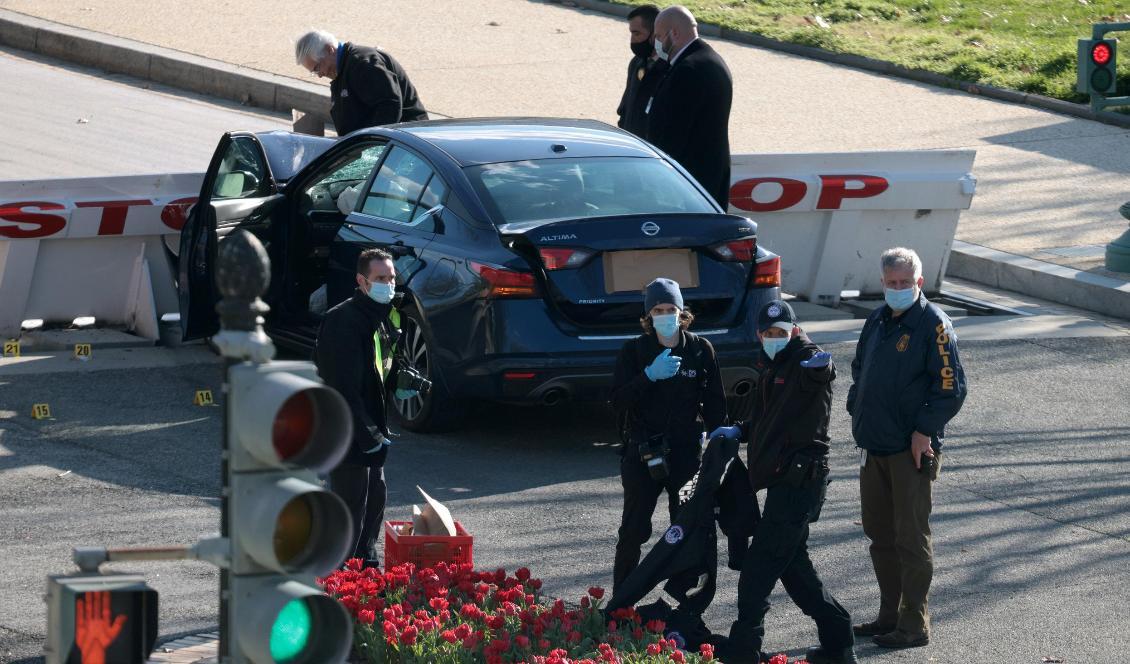 


Poliser utanför Kapitolium i Washington D.C. där en 25-årig man körde ihjäl en polis och skadade en polis på fredagen. Foto: Win McNamee/Getty Images                                                                                                                                    