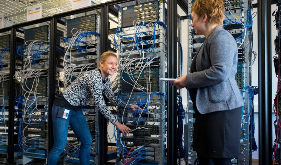 






Malin Bornhager och Olga Torstensson på Halmstad Högskola höjer den europeiska polisens kunskap inom cybersäkerhet och nätverksteknik så att de kan bekämpa den tilltagande it-brottsligheten. Foto. Ida Fridvall                                                                                                                                                                                                                                                                                                                    