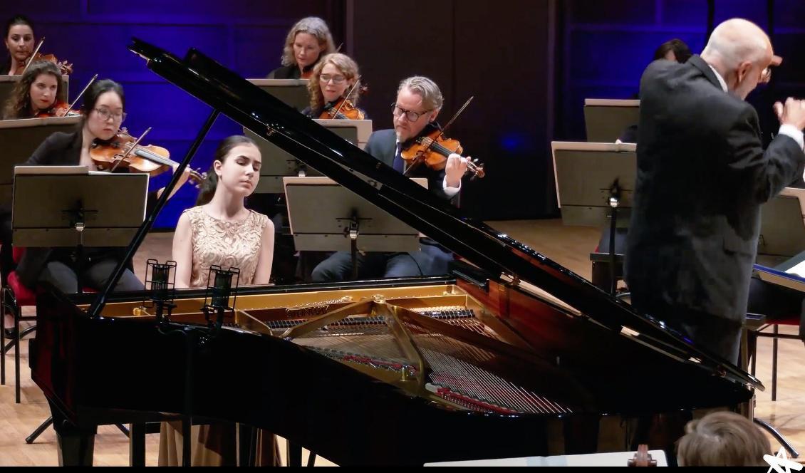 Nyligen framfördes verk av Roman, Mozart, Beethoven och Bach med Ton Koopman som dirigent och Alexandra Dovgan som solist. Foto: Konserthuset Play