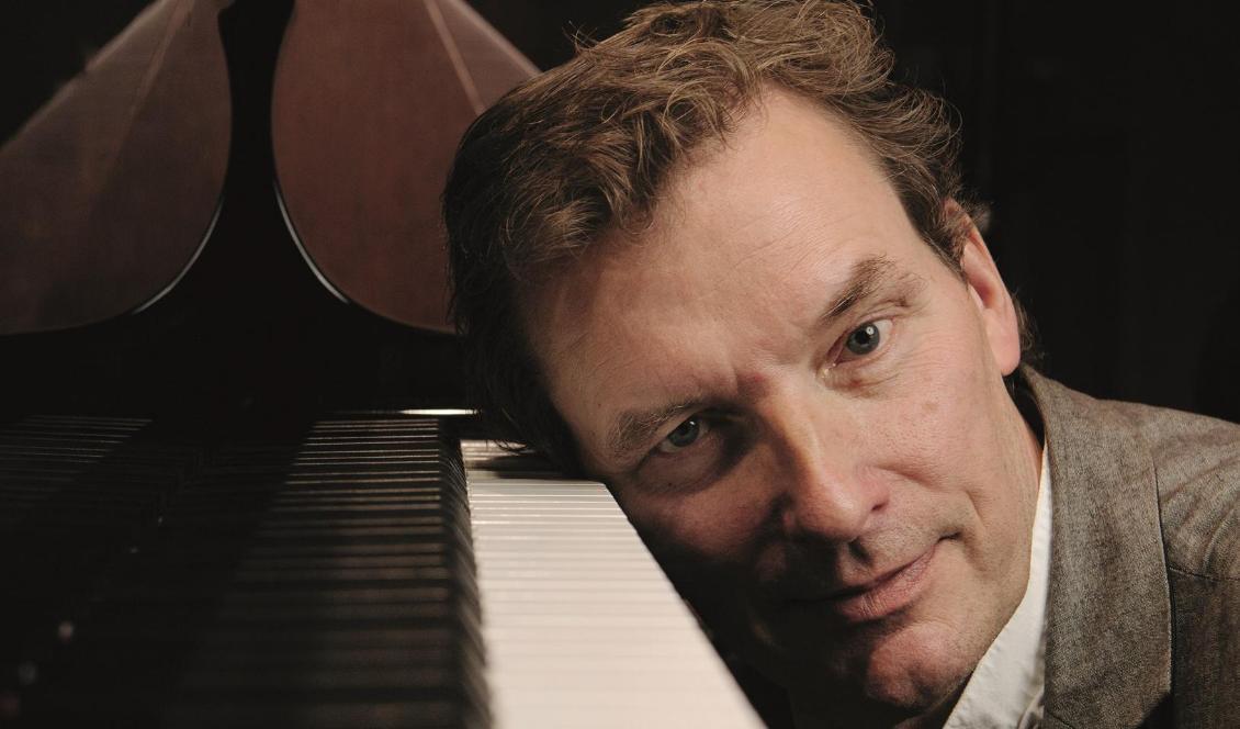 Under två säsonger har Erik Risberg haft hand om serien Klassisk kuriosa som tar upp olika kompositörer och musikämnen. Foto: Ola Kjelbye