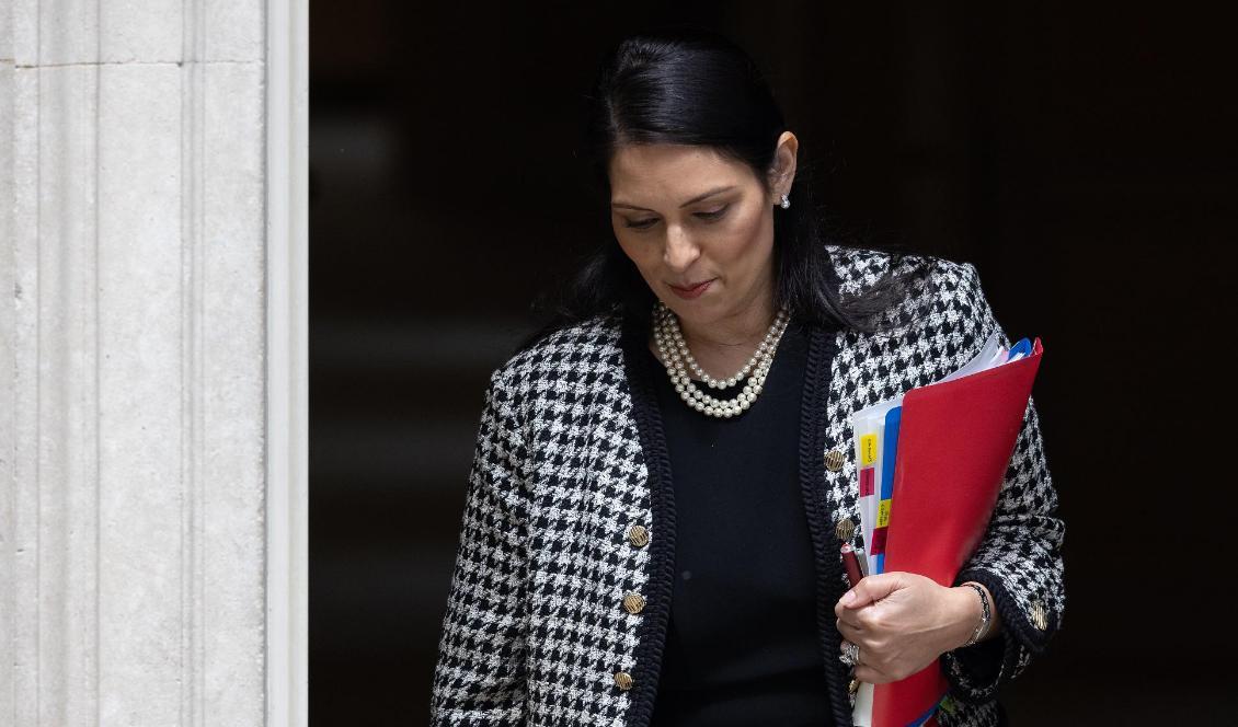 Storbritanniens inrikesminister Priti Patel vid 10 Downing Street i London den 24 juni 2021. Foto: Leon Neal/Getty Images