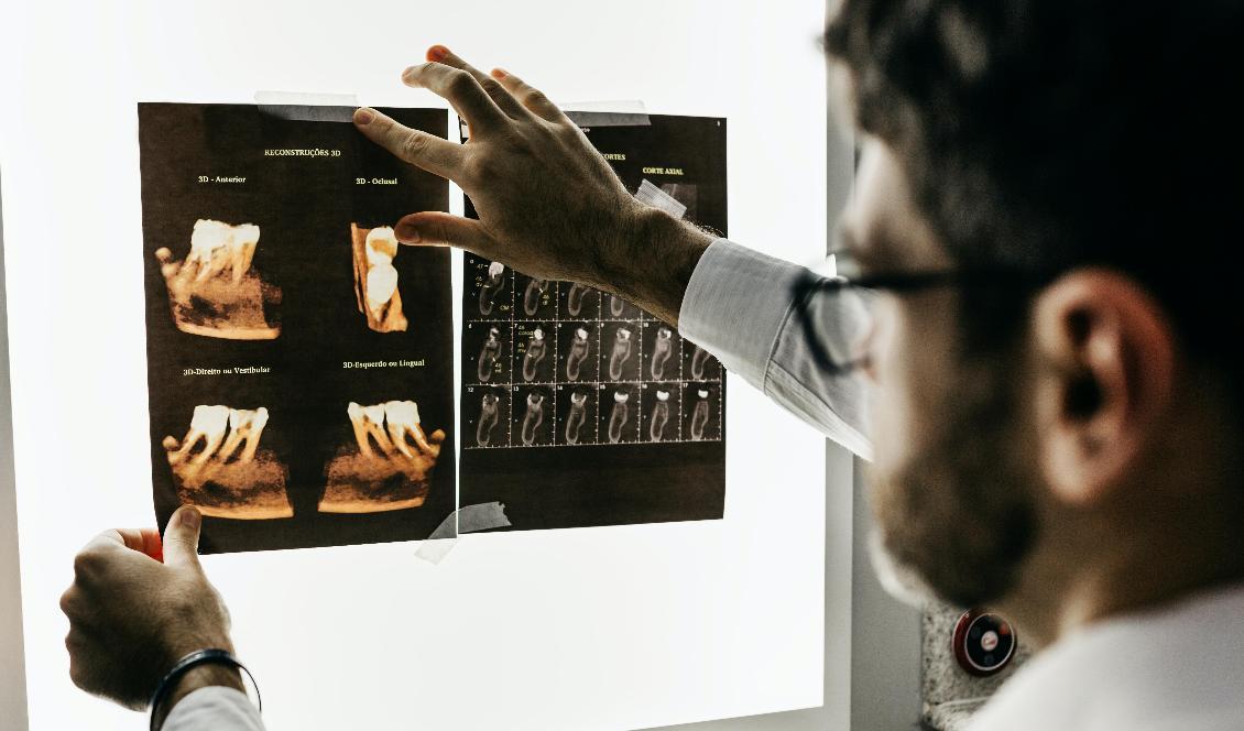 


Trots att det finns fler behandlare per invånare idag än för tio år sedan upplever tandvården en personalbrist. Ett skäl är att en behandlare nu tar emot färre besök. Foto: Jonathan Borba                                                                                                                                     