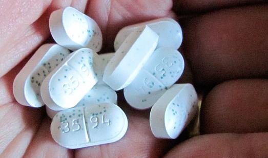 
Man bör vara försiktig med användning av antibiotika framförallt för att förhindra att bakterier utvecklar resistens. Men en ny studie visar att antibiotika också kan öka risken för framtida tjocktarmscancer. Foto: Pixabay                                            