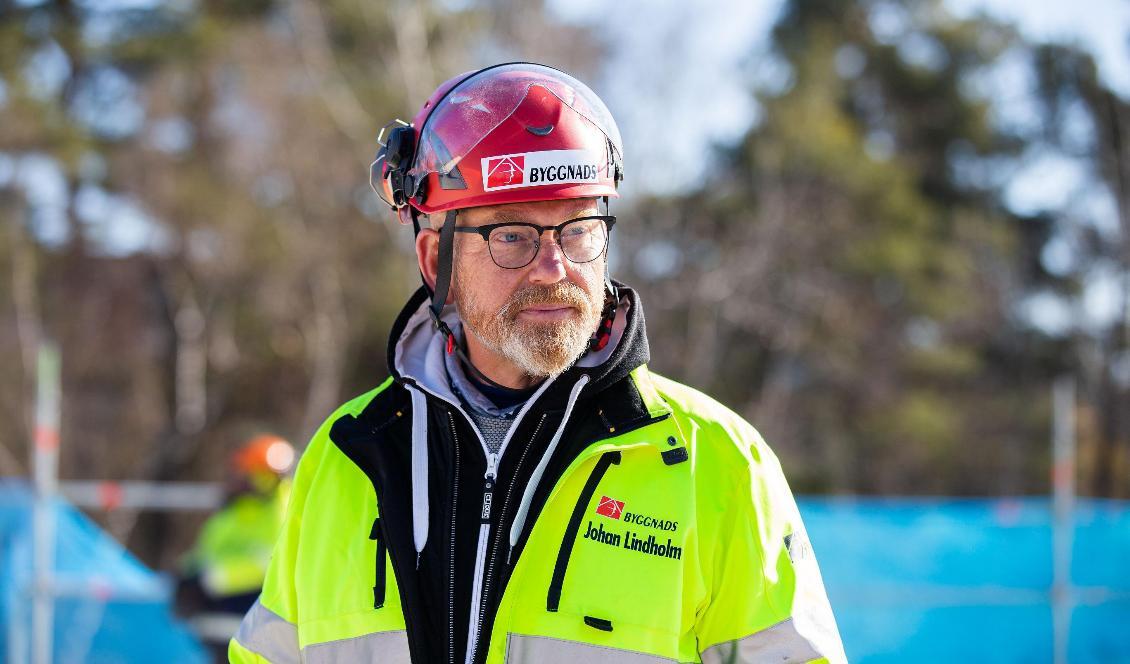 
Johan Lindholm, Byggnads förbundsordförande. En undersökning visar att en majoritet av byggnadsarbetarna upplever värk i kroppen till följd av sitt arbete. Foto: Byggnads                                            