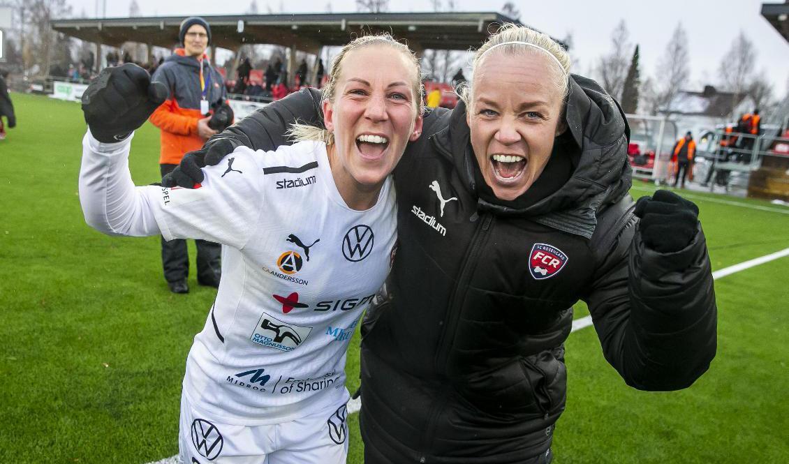 Rosengårds Mia Persson och Caroline Seger jublar efter SM-guldet. Foto: Pär Bäckström/TT