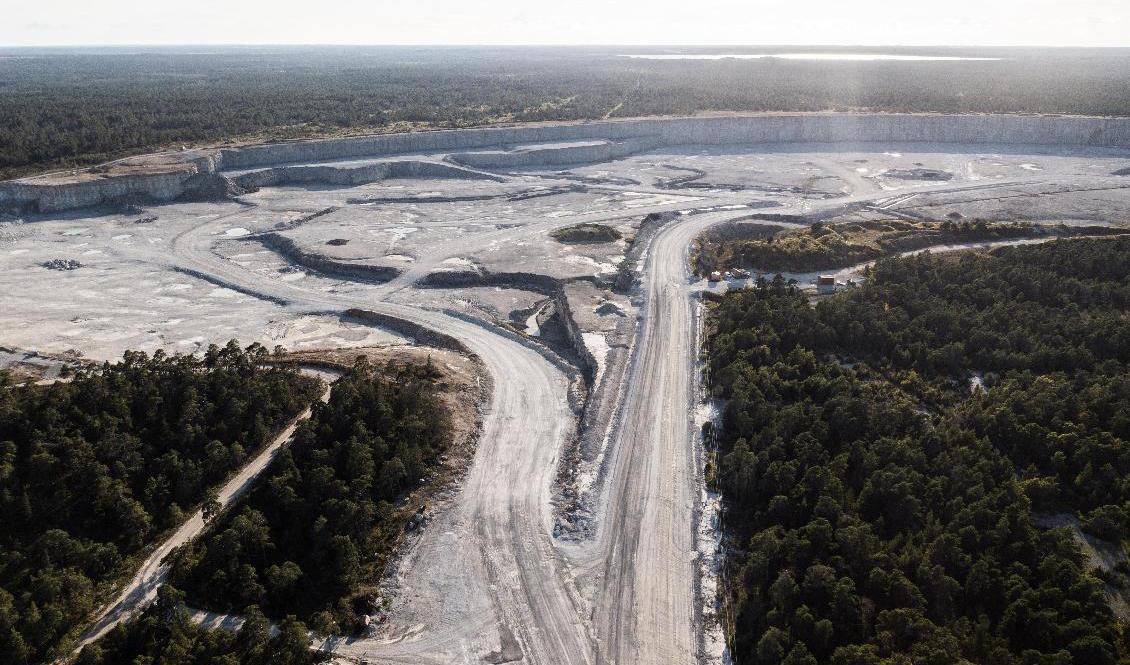 Cementas kalkbrott i Slite vid Filehajdar. Nu upphör tillståndet för att bryta kalk för cementtillverkning. Arkivbild. Foto: Karl Melander/TT