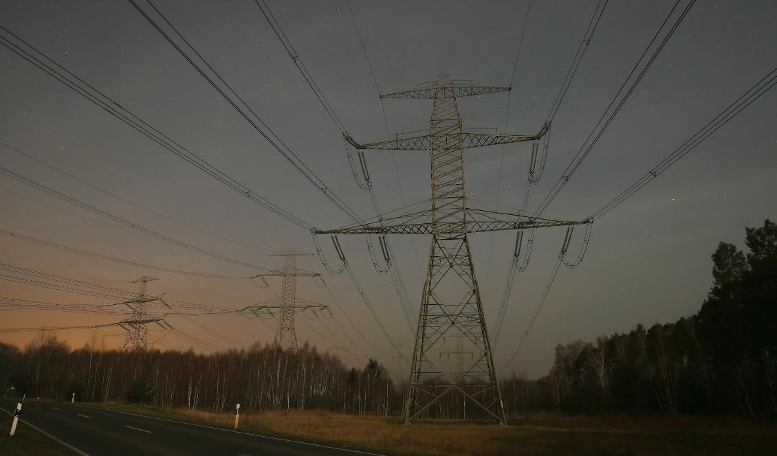 



Förra veckan hade Södra Sverige extrema elpriser med ett dygnsmedelpris på över 2 kr/kWh, och i Tyskland låg priset vi samma tid på 3,50 kr/kWh. Foto: Sean Gallup/Getty Images                                                                                                                                                                                