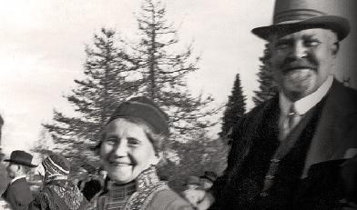 
Mycket har hänt sedan Karl Tirén gjorde sina inspelningar men än idag lever och jojkar många samer i enlighet med de äldre traditionerna. Foto: Musikverket.se                                            
