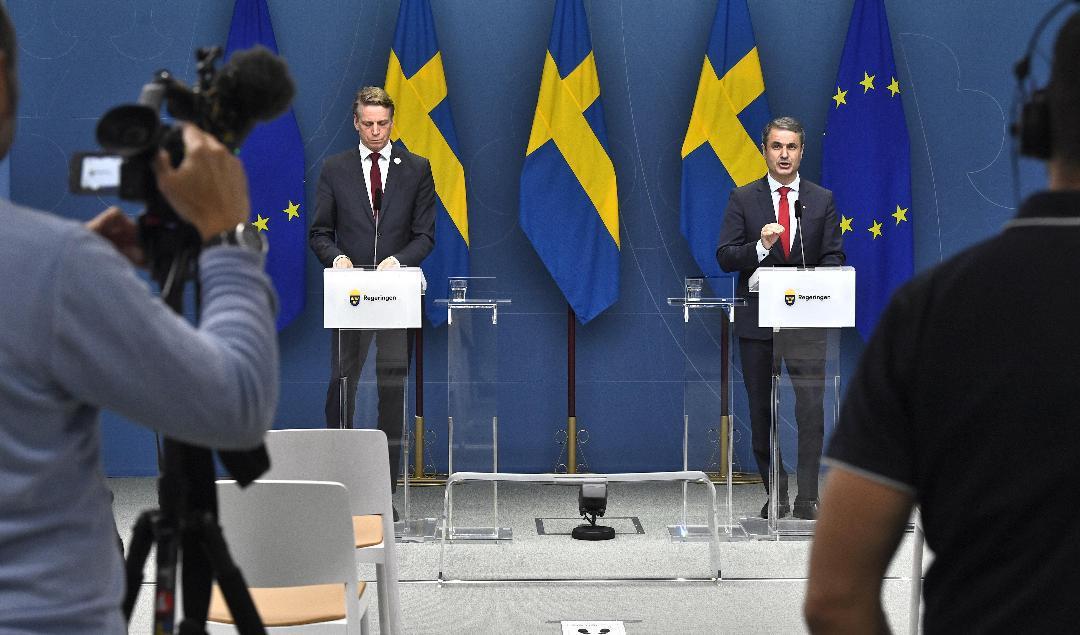 Miljö- och klimatminister Per Bolund och näringsminister Ibrahim Baylan håller pressträff Cementas täktverksamhet vid Slite. Cementas tillstånd att bryta kalk på Gotland förlängs till nyår 2022. Foto: Claudio Bresciani/TT