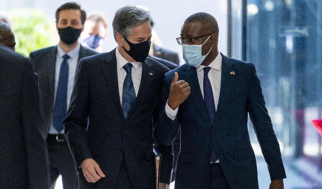 USA:s utrikesminister Antony Blinken säger på lördagen att han oroas över Rysslands aktivitet vid gränsen mot Ukraina i samband med ett besök i Senegal. Foto: Andrew Harnik/AP/TT