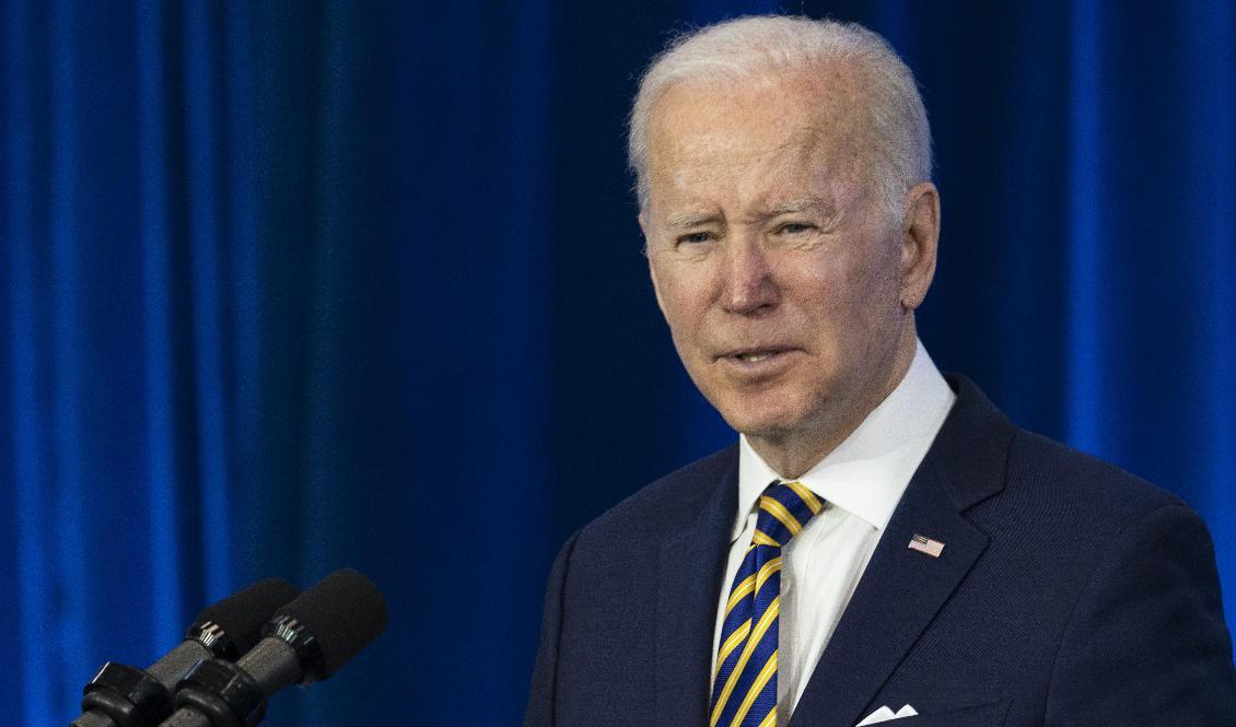 USA:s president Joe Biden uppmanar alla amerikaner som befinner sig i Ukraina att omedelbart lämna landet. Foto: Alex Brandon/AP/TT