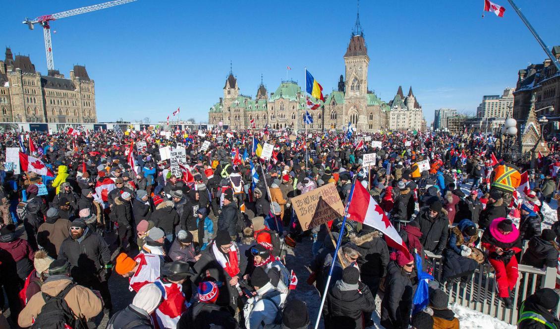 Bilder som denna antyder betydande stöd för protesterna. Foto: Lars Hagberg /AFP via Getty Images