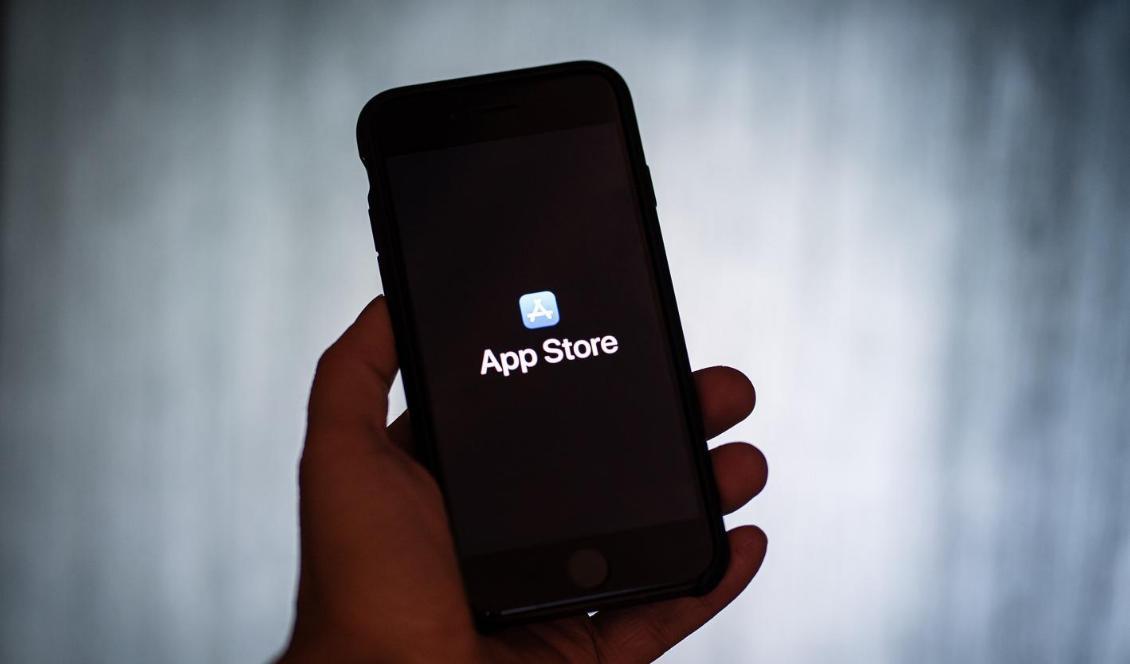 

EU-kommissionen anser att Apple missbrukar sin dominerande ställning på marknaden. Foto: Sofia Drevemo                                                                                        