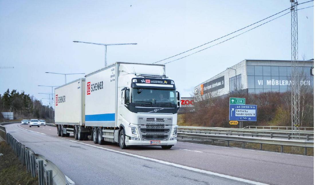 

Åkerier, jordbrukare och maskinentreprenörer råkar allt oftare ut för olika brott. Dieselstölderna ökar och är de de vanligaste stölderna. Foto: Lars Liljesvärd                                                                                        