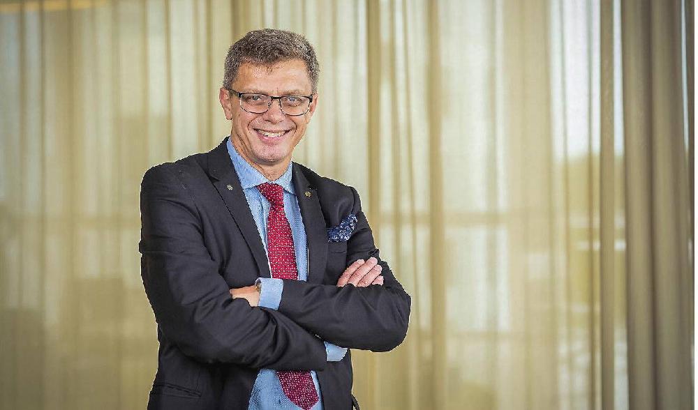 



Ola Johansson, bostadspolitisk talesperson för Centerpartiet, är positiv till ett startlån men vill se en satsning på bosparande för unga. Foto: Centerpartiet                                                                                                                                                                                