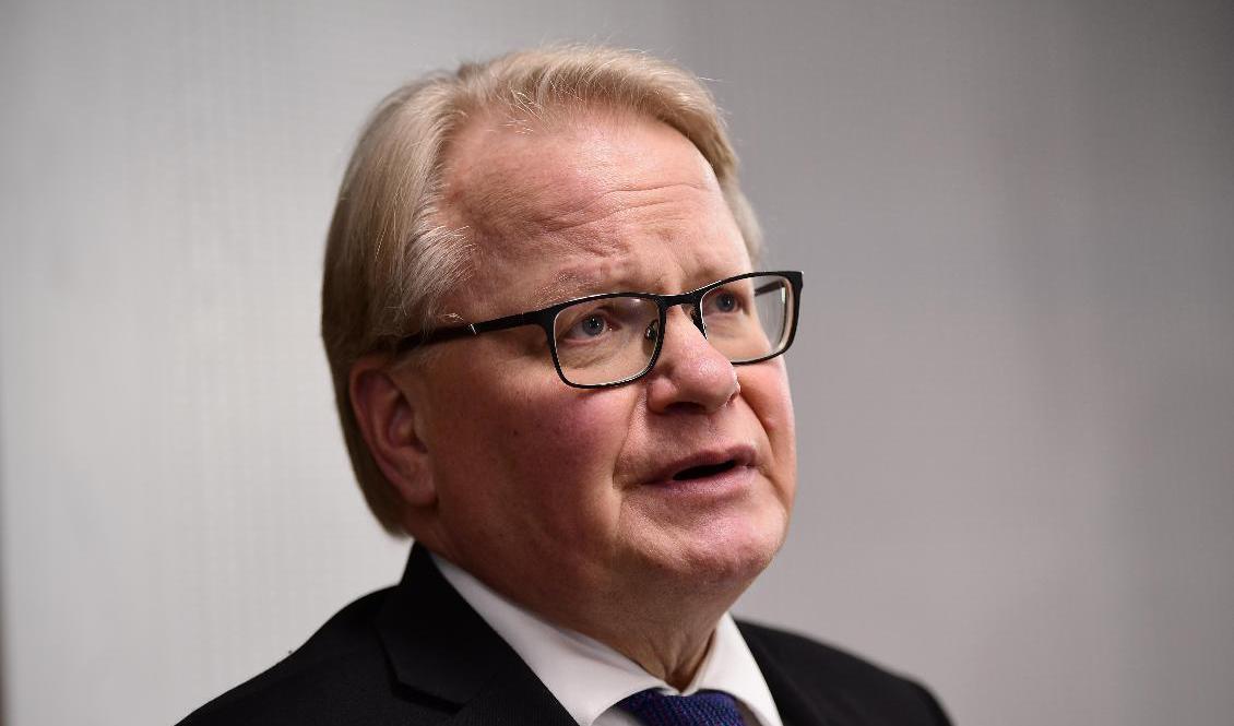 Riksdagens utrikesutskott föreslår riksdagen att säga ja till försvarsminister Peter Hultqvist (S) och regeringens förslag om att regeringen lättare och snabbt ska kunna begära militärt stöd från EU- och Natoländer vid allvarliga hot. Arkivbild.  Foto: Paul Wennerholm/TT