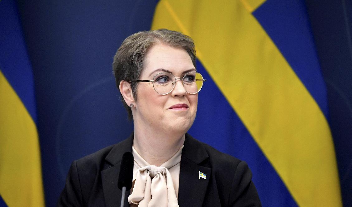 Socialminister Lena Hallengren (S) vill inte att människor ska vara särskilt oroliga för utbrottet av apkoppor. Arkivbild. Foto: Marko Sääväla/TT