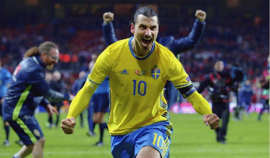 

Zlatan Ibrahimovic jublar efter ett mål mot Danmark i november 2015. Snart kan det vara slutspelat för Zlatan i det svenska landslaget. Foto: Alex Livesey /Getty Images                                                                                        