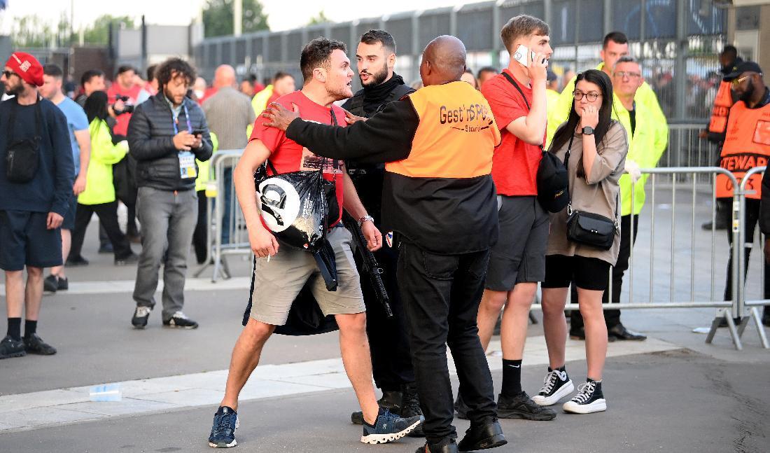 


Liverpoolfans i väntan på att komma in på Stade de France när Champions League-finalen mellan Liverpool och Real Madrid skulle spelas i lördags. Foto: Matthias Hanst/Getty Images                                                                                                                                    