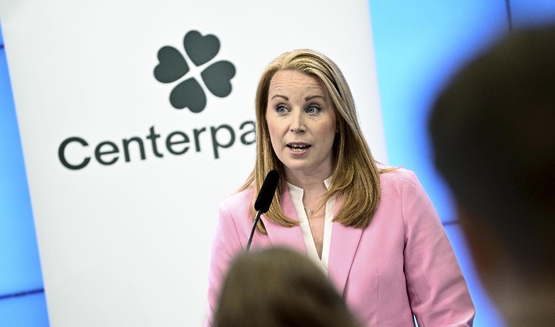 Centerpartiets partiledare Annie Lööf (C) under en pressträff i riksdagens presscenter. Foto: Claudio Bresciani/TT