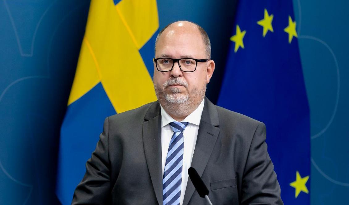 Näringsminister Karl-Petter Thorwaldsson (S) presenterade regeringens ja till Kallakgruvan. Foto: Magnus Liljegren/Regeringskansliet