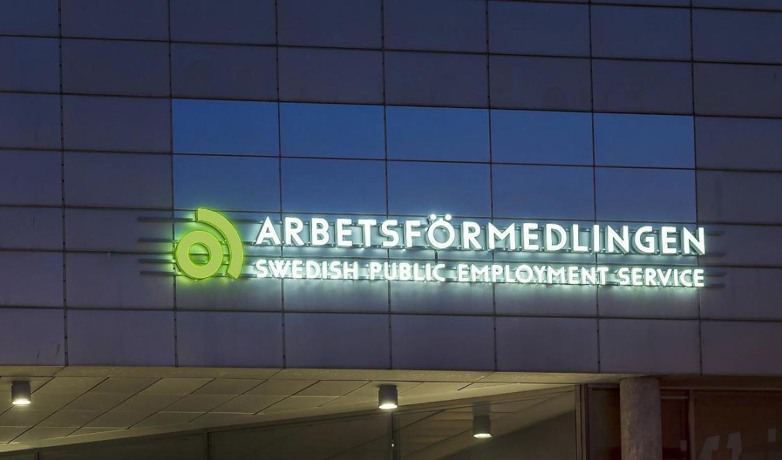 I slutet av maj var drygt 333 000 personer inskrivna som arbetslösa på Arbetsförmedlingen. Foto: Peter Kroon.
