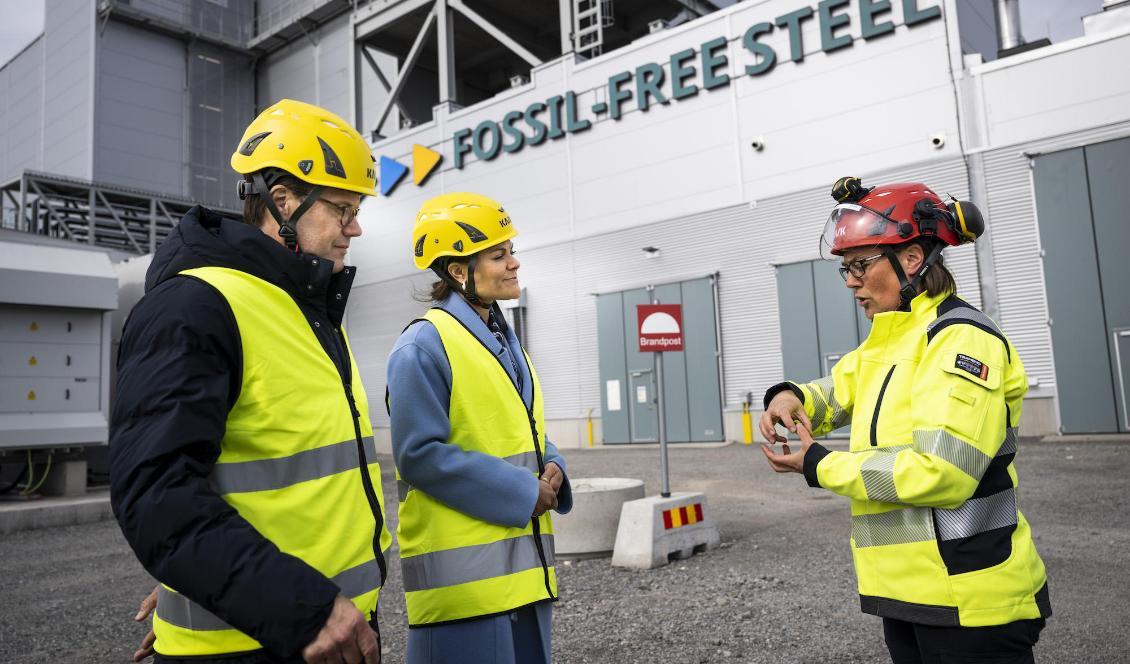 




I slutet av maj besökte Kronprinsessan Victoria och prins Daniel Hybrit-projektet i Luleå där SSAB, LKAB och Vattenfall arbetar för att ta fram fossilfritt stål. Foto: Pontus Lundahl/TT

                                                                                                                                                                                                                            