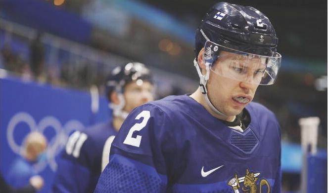 


27-årige stjärnbacken Ville Pokka var med och vann guld i både VM och OS tidigare i år tillsammans med det finska hockeylandslaget. Foto: Lintao Zhang/Getty Images                                                                                                                                    