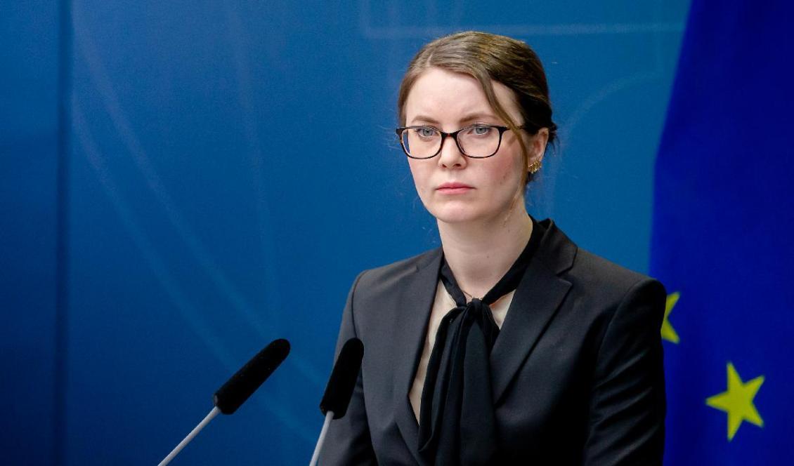 



Ida Karkiainen (S) har i en SvD-replik till Leif Östling bjudit in honom till kafferep på finansdepartementet. Några till borde allt bjudas. Foto: Magnus Liljegren/Regeringskansliet                                                                                                                                                                                