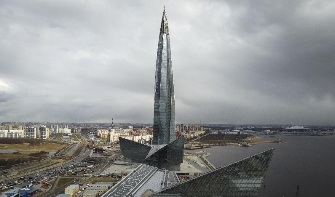 Affärsskrapan i Sankt Petersburg där Gazproms högkvarter huserar. Arkivbild. Foto: Dmitri Lovetsky/AP/TT