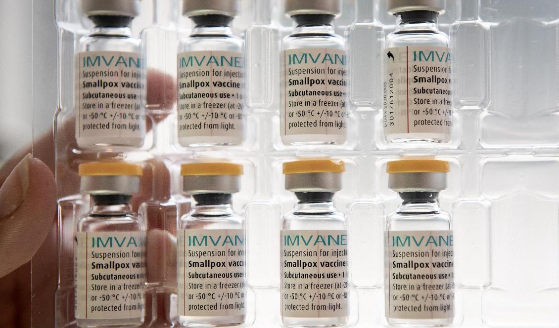 
På bilden syns doser av Imvanexvaccin mot apkoppor i ett vaccinationscenter i Paris i Frankrike den 27 juli 2022. Foto: Alain Jocard/POOL/AFP via Getty Images                                            