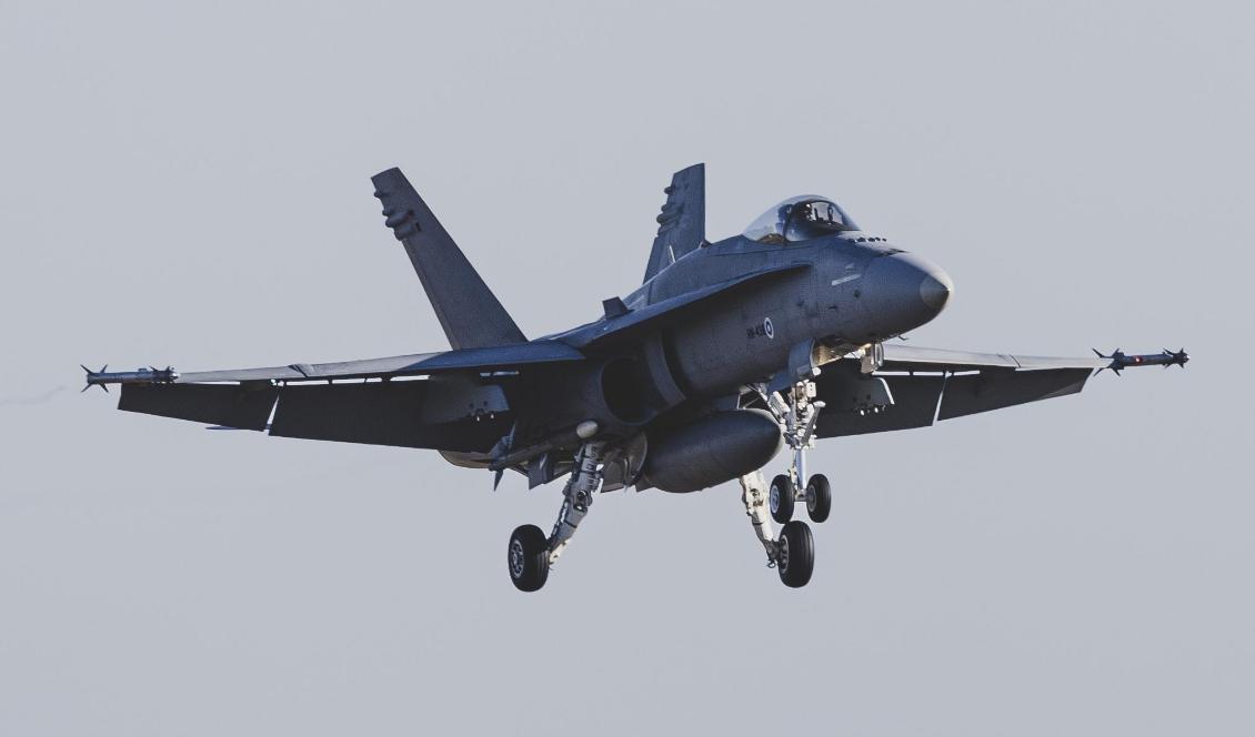 Den 27 augusti äger Flygdagen rum i Uppsala där även finska F-18 Hornet deltar. Här ses en F-18 i samband med en gemensam övning med finska och svenska styrkor den 2 mars. Foto: Joel Thungren/Försvarsmakten