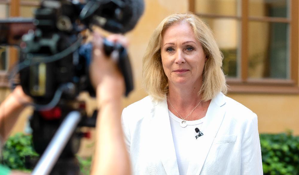 Jeanette Gustafsdotter berättar att regeringen satsat på ett läslyft för barn och ungdomar som kopplar ihop folkbiblioteken folkbiblioteken och friskvården. Foto: Magnus Liljegren/Regeringskansliet