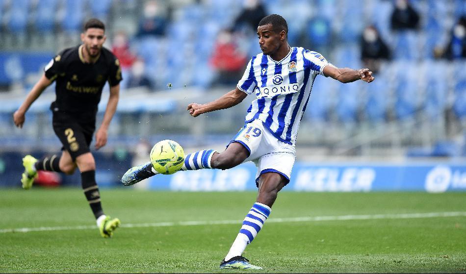 
Den 22-årige svenske landslagsstjärnan Alexander Isak lämnar den spanska klubben Real Sociedad för spel i brittiska Newcastle United FC. Foto: Henrik Montgomery/TT                                            