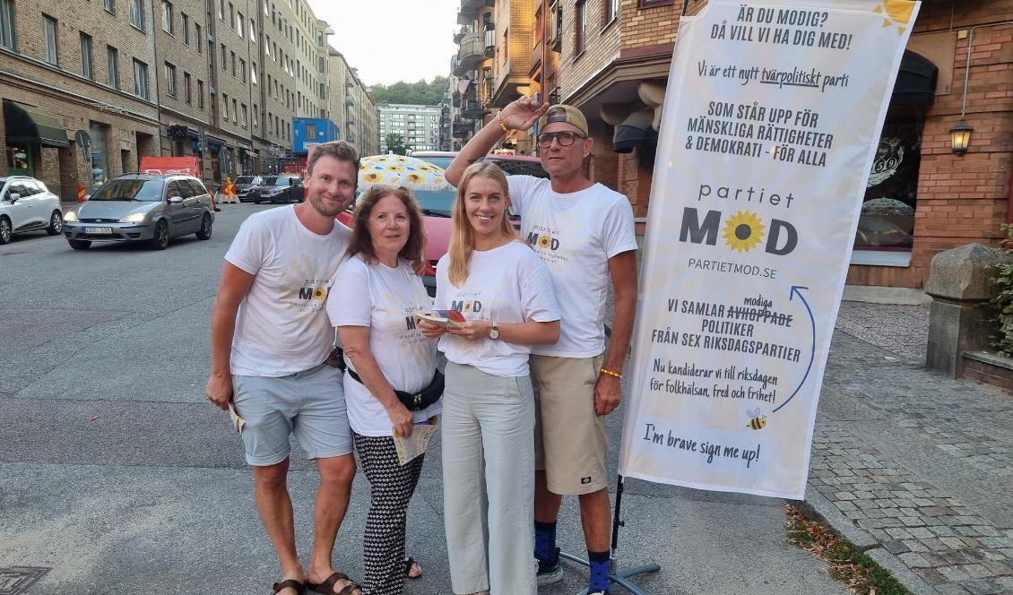 Andreas Sidkvist, längst till vänster, tillsammans med några av sina partikamrater i partiet Mod. Sidkvist är ordförande och var initiativtagare till att partiet grundades strax före jul förra året. Foto: Partiet Mod