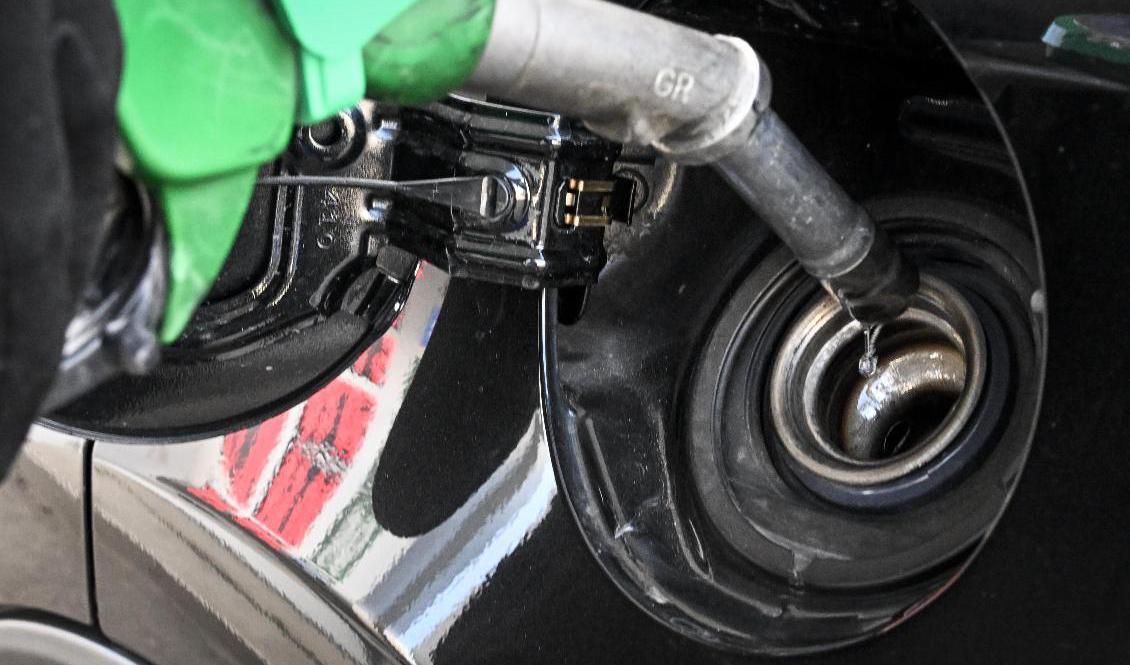 Priset vid pump sjunker. Arkivbild. Foto: Janerik Henriksson/TT